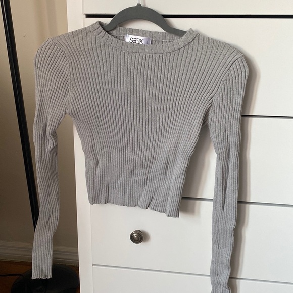 LF SEEK the label, cropped sweater, long sleeve, grey silver, size M - Picture 1 of 5